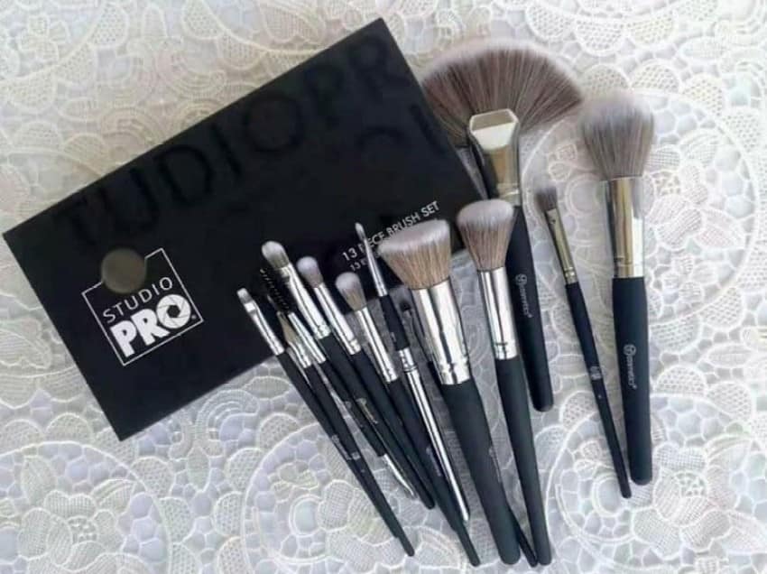 STUDIO PRO set 13 makeup brushes
