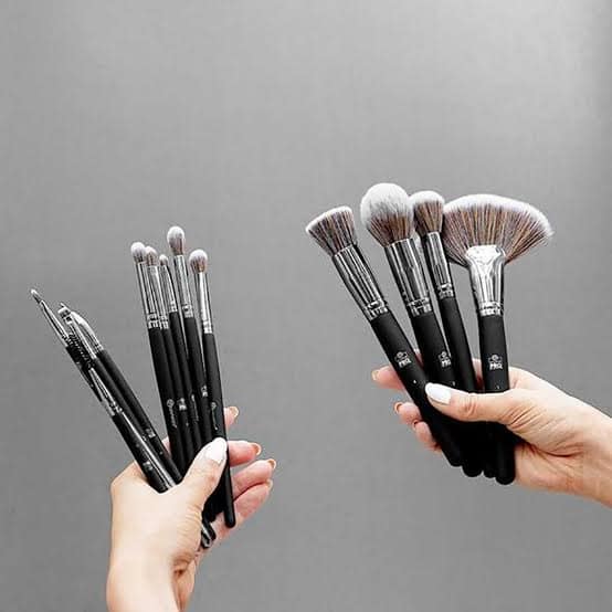 STUDIO PRO set 13 makeup brushes