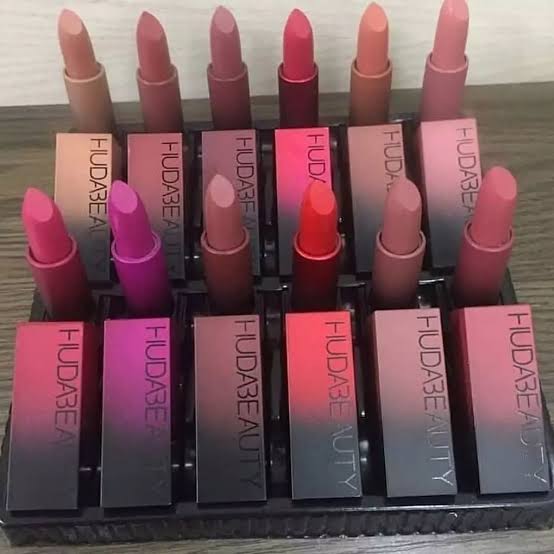 Huda Matte 12 Pcs Bullet Lipstick Set